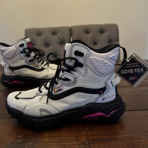 Vans Crestline GORE-TEX MTE Hiking Sneaker-Boots